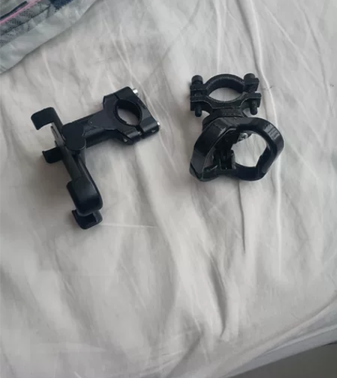 电动车手机导航支架和电动车双挂钓，全新的。...