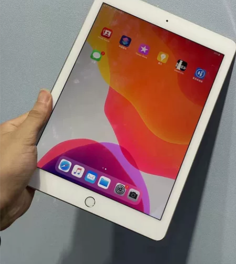 用钱甩卖ipadair2 128gWiFi...