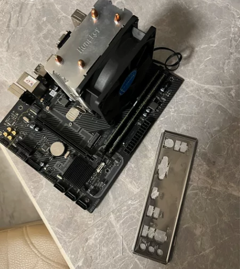 电脑 七彩虹主板 10代i3cpu  金土...