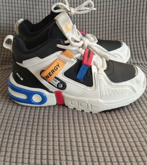 乔丹童鞋 34码 内里加绒 鞋面...