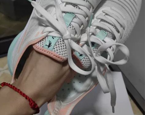 乔丹跑步鞋，只穿过5到6次，喜欢的拍包邮 ...