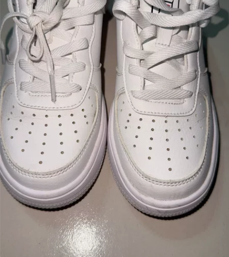 国产乔丹，买来就穿过几次，就占了点灰，36...