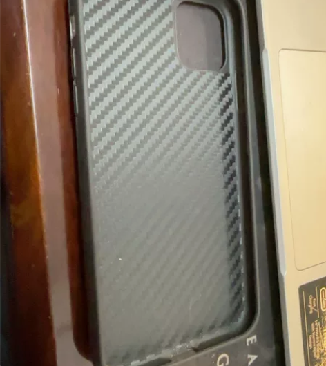 9新苹果11正宗碳纤维保护壳，带防护网，质...