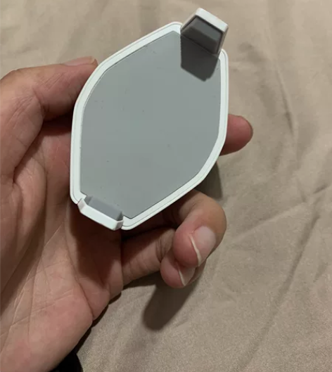 出售闲置黑鲨手机散热背夹，很少用成色很新。...