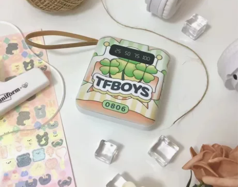 TFBOYS原创饭制充电宝10000毫安 ...