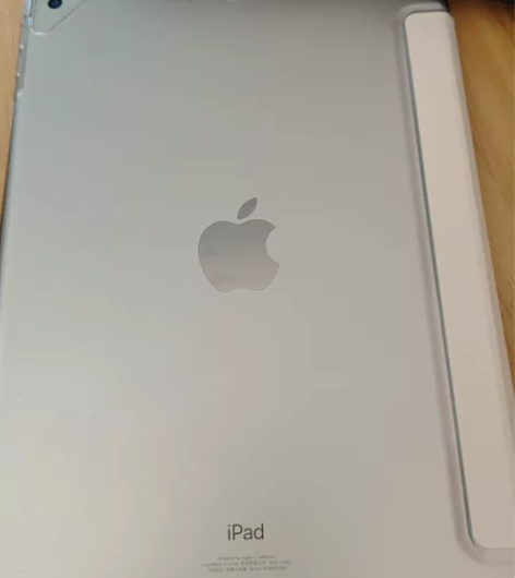 ipad九代刚过保一天成色95新 外观无瑕...