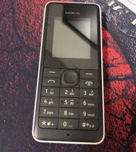 诺基亚107，买来没用过，很久了，就一个手...