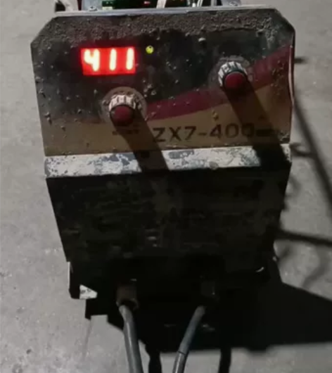 火王ZX7-400手工焊机，输入电压3相3...