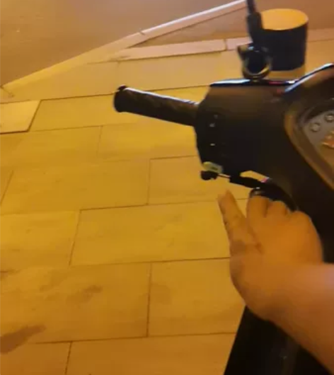 豪爵摩托,原装配件,无拆无修,轮胎都没有换...