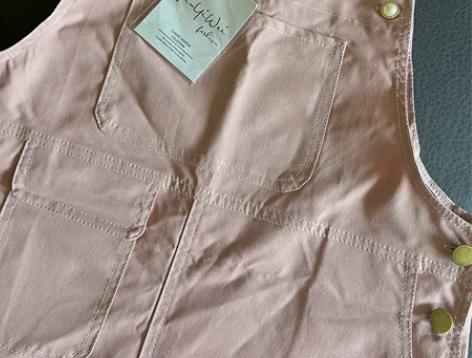 全新背带裙，价格很便宜，全场满三件包邮～ ...