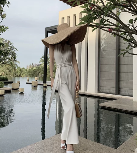 2022夏季新款高级感收腰挂脖连衣裤垂感气...