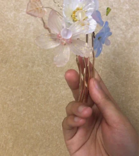 【1】 琉璃发梳，很温柔的颜色材料有洒金花...