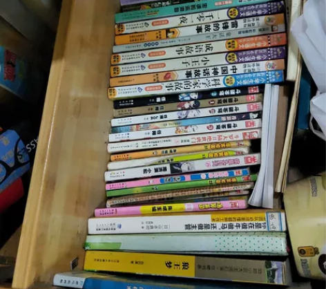 儿童书籍 历史文学 青春小说 有些未拆封 ...