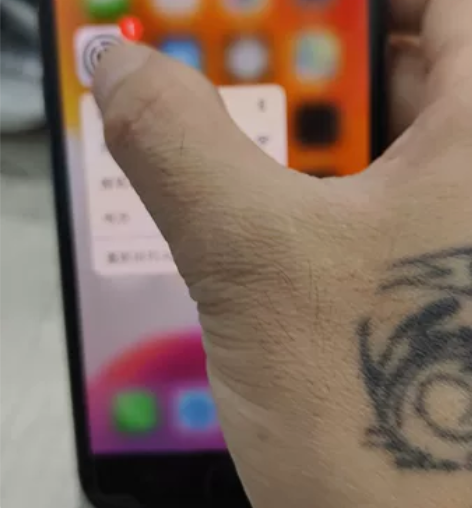 苹果8国行64g，换原装屏。所有功能正常，...