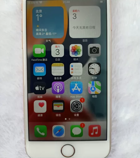 小姐姐一手苹果小8国行，仅更换过电池，机身...
