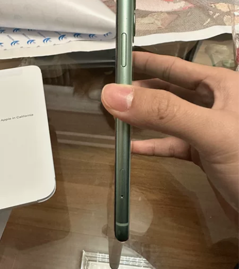 自用苹果11国航。 绿色128g，京东购买...