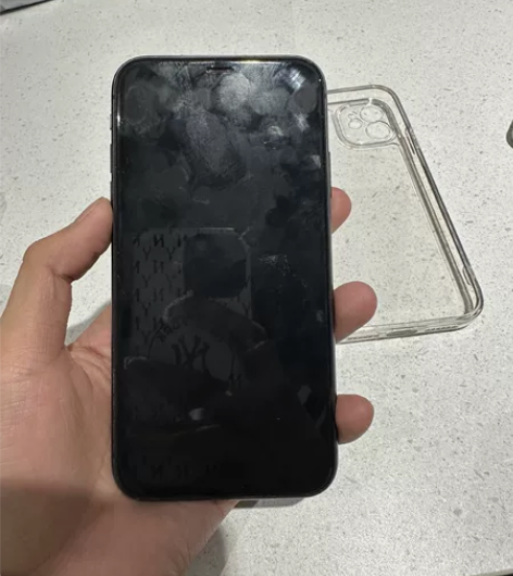 出自用苹果11  iPhone 11，12...