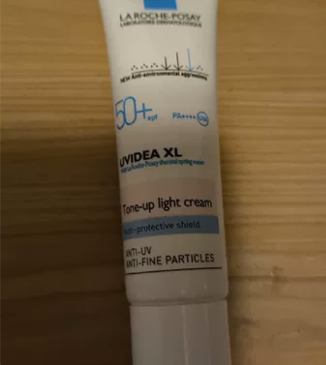 理肤泉防晒 使用过两次，没有包装盒，55包...