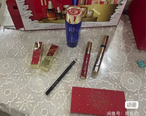 雅诗兰黛圣诞礼盒,唇彩,睫毛膏,卸妆水,眼...