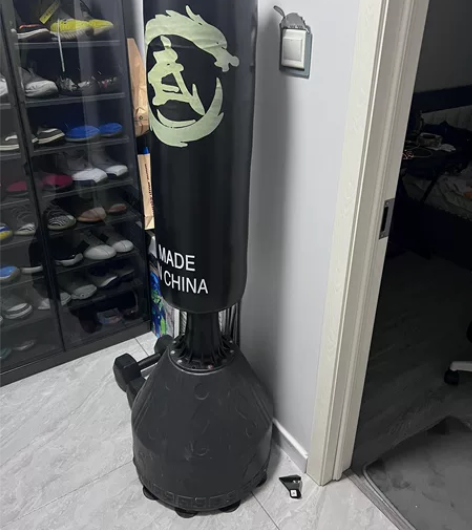 拳击沙袋，需要带走吧，只限沈阳自提，落灰了...