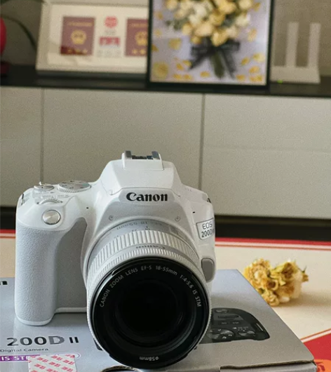 佳能EOS200d二代白色无使用痕迹 老公...