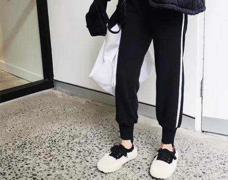 滕雨佳shock amiu加绒黑色运动裤，...