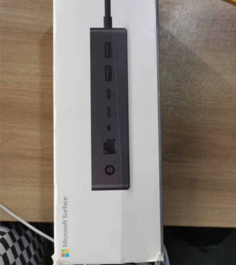 微软 Surface Dock2 扩展坞1...