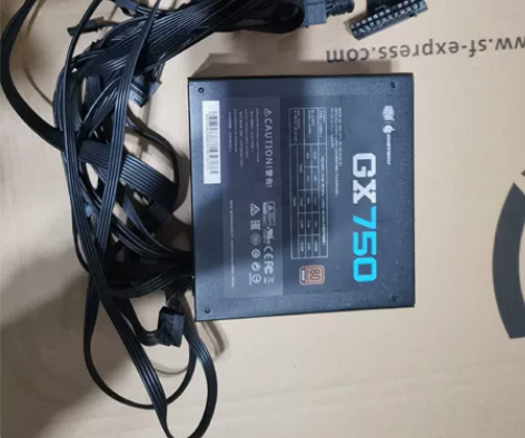 酷冷至尊750W电源GX750 额定750...