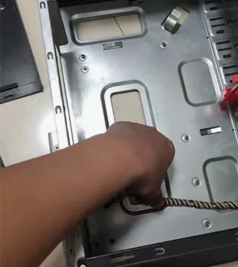 老机箱，空机箱，铁皮挺厚，成色还可以，20...