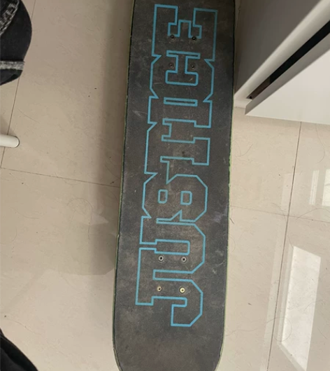 沸点JUSTICE滑板 买了快一年了，崴脚...