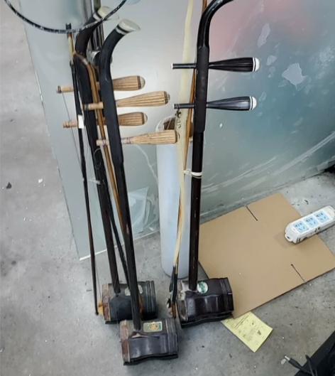 老二胡3把,实物照片,当收藏品卖,200/...