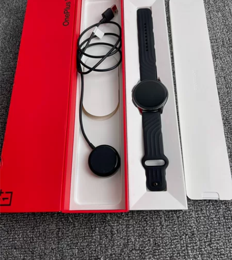 一加手表盒子都有原装充电器都有都有成色实拍...