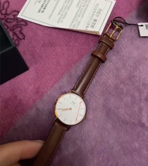 dw 女表大概四年前去韩国买的 全新 但是...