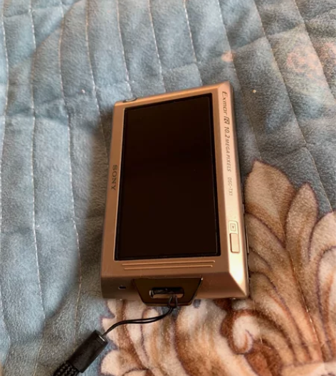 索尼相机TX1，功能一切完好 配件有充电器...