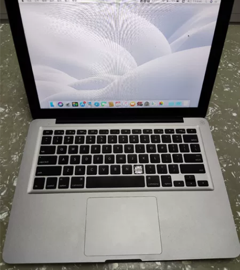 Macbook Pro 13寸，个人一手笔...