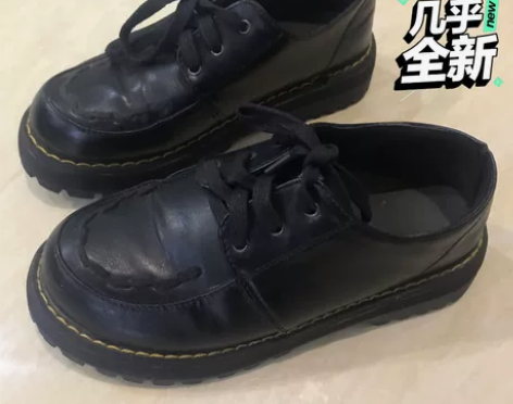 娃娃鞋，表演的时候只穿了一两个小时，就穿了...