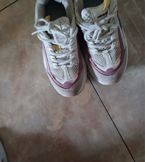 李宁女款运动鞋，实体店350+购入，新旧程...