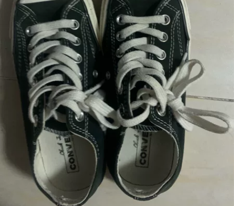 匡威 1970s低帮黑色帆布鞋 新旧程度如...