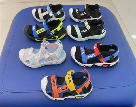 斐乐童鞋商场同款22年夏季男女小童包头凉鞋...