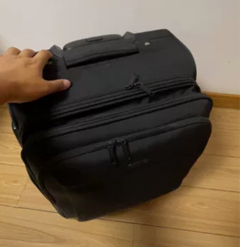 威豹拉杆箱  万向轮 登机什么的都很方便 ...
