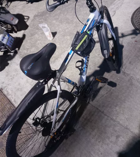 山地自行车26寸 21速。 几乎全新。只骑...