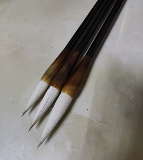 全新，真正的兼毫毛笔，店里翻出来的，以前卖...