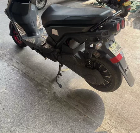 出一台电动车（摩托车）电池，座椅新换，功率...
