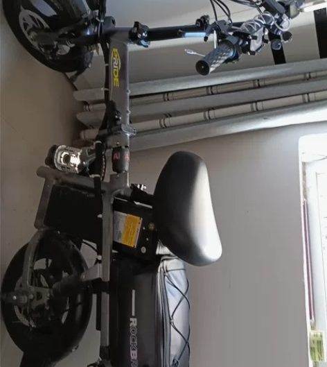 个人用钱出之前跑代驾时候的折叠电动车，刚用...