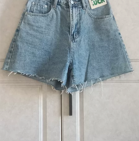A字版高腰牛仔短裤，S码，100斤以内可穿...