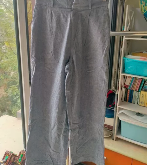 女式棉麻裤，透气性和版型都很好，平铺测量腰...