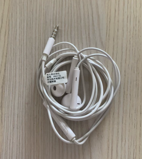 荣耀 原装耳机转让 3.5m接口 原装正品...