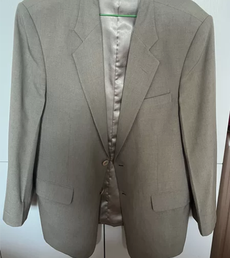 雄牌西服外套 几乎全新 适合180左右的男...