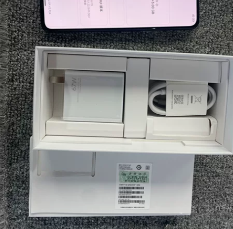 红米k50 8加128成色完美，全新全套配...