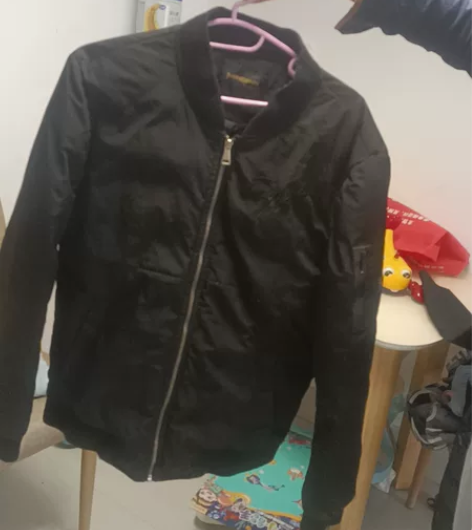 男士夹克羽绒服，充绒量有200克，很暖和，...